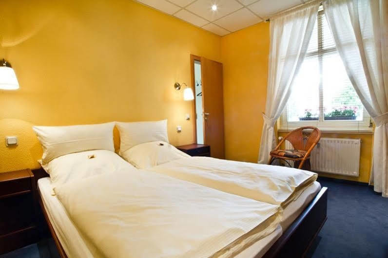 Landhotel Zum Pottkuchen Kalbe  Εξωτερικό φωτογραφία