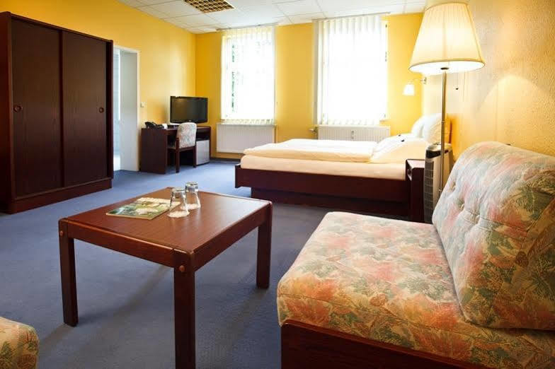Landhotel Zum Pottkuchen Kalbe  Εξωτερικό φωτογραφία